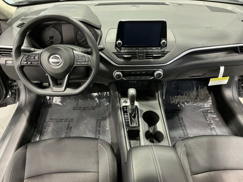 Used 2025 Nissan Altima 2.5 S image 14