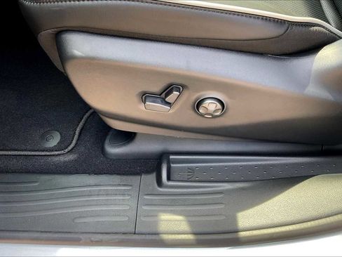 New 2026 Chrysler Pacifica Limited w/ S Appearance Package image 16