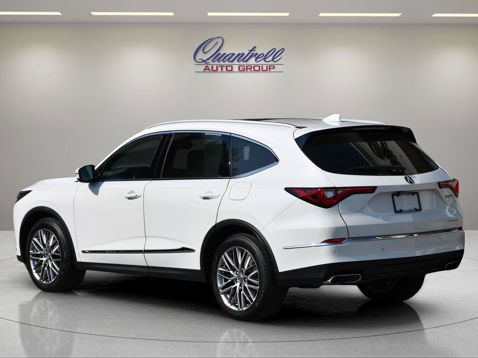 Used 2024 Acura MDX w/ Advance Package AWD/4WD image 6