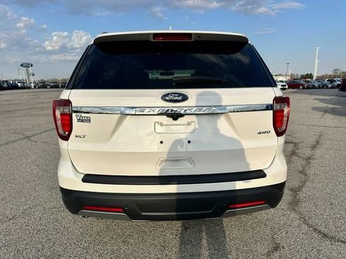 Used 2019 Ford Explorer XLT w/ Equipment Group 202A image 4