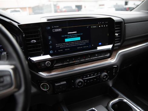 Used 2024 Chevrolet Silverado 1500 RST AWD/4WD image 15