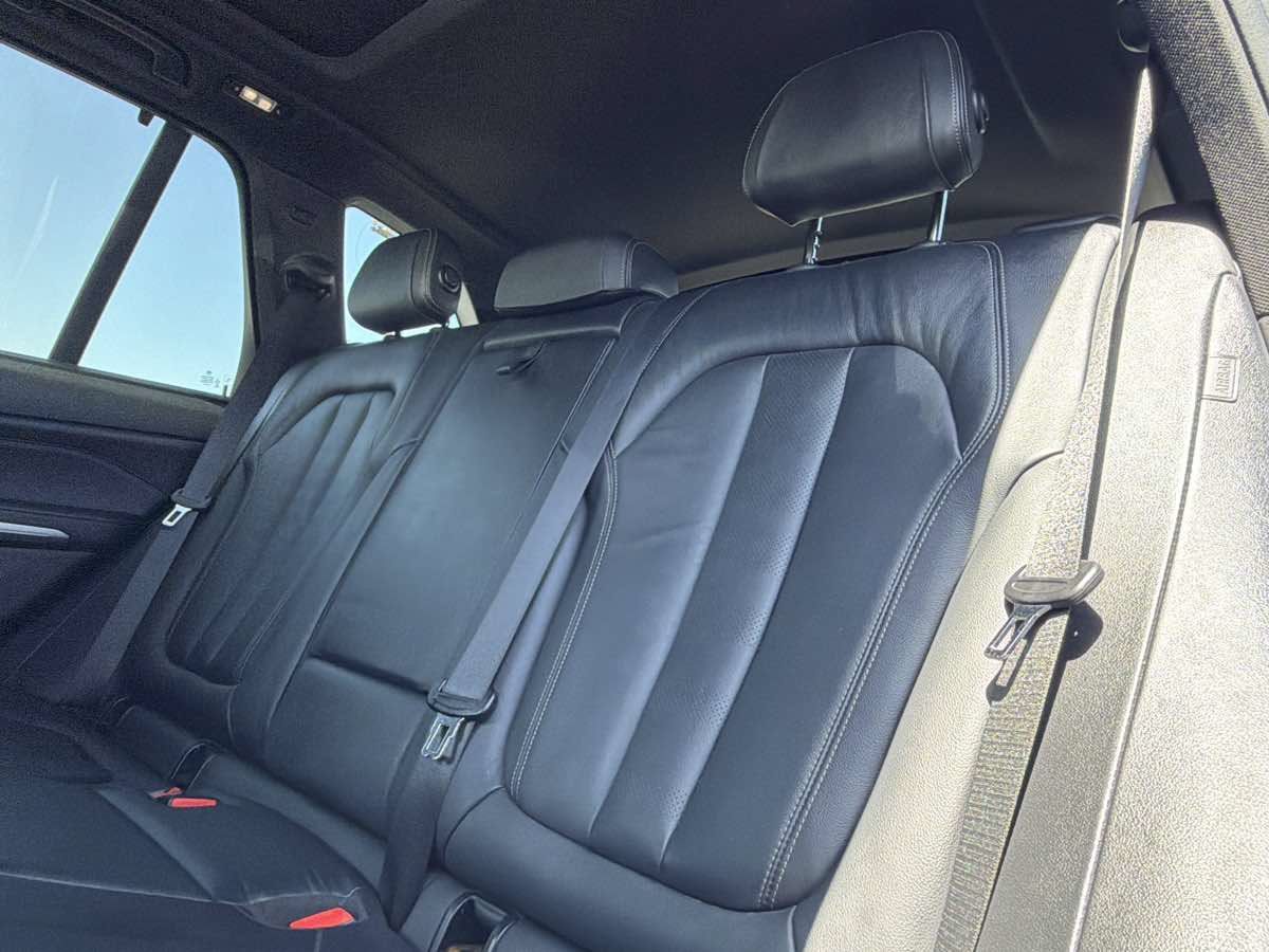 Used 2019 BMW X5 xDrive50i w/ M Sport Package AWD/4WD image 13