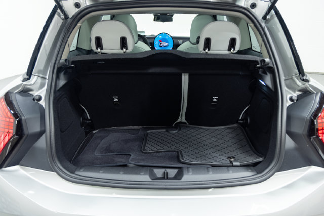 Certified 2026 MINI Cooper 2-Door Hardtop FWD image 10