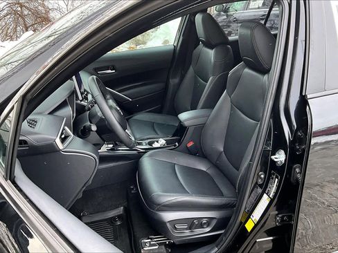 Certified 2024 Toyota Corolla Cross XLE image 9