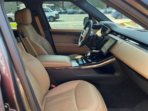Certified 2025 Land Rover Range Rover Sport SE AWD/4WD image 10