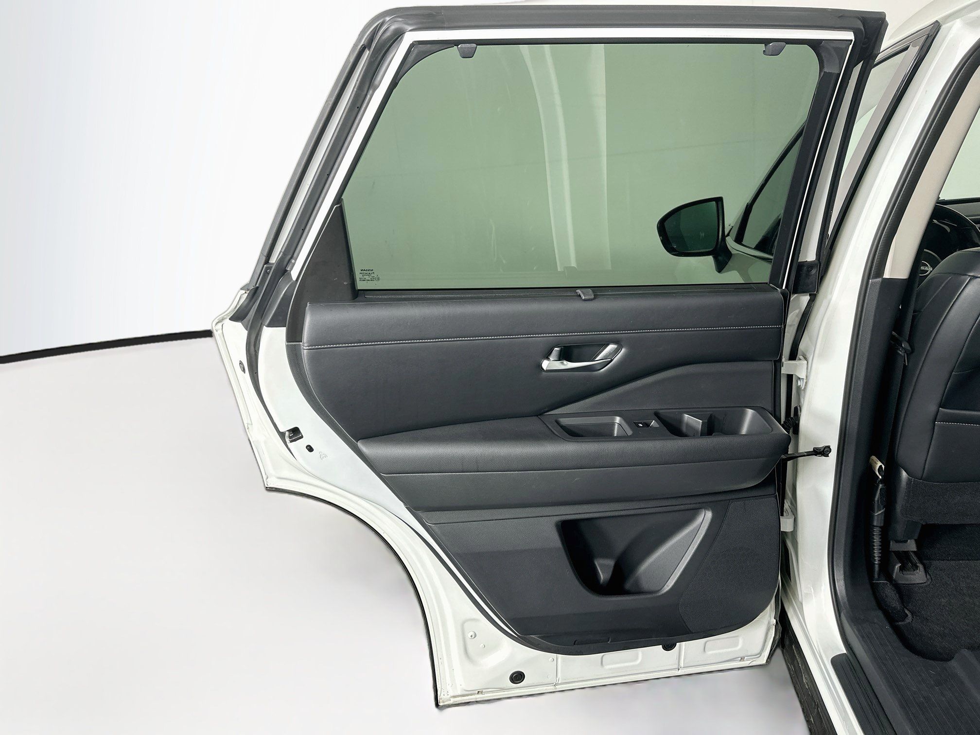 Used 2022 Nissan Pathfinder SL w/ SL Premium Package FWD image 27