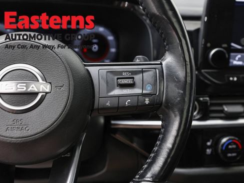 Used 2023 Nissan Pathfinder Platinum w/ Cargo Package AWD/4WD image 16