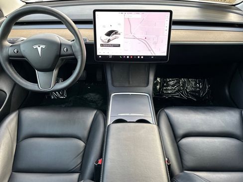 Used 2021 Tesla Model 3 Standard Range Plus image 12