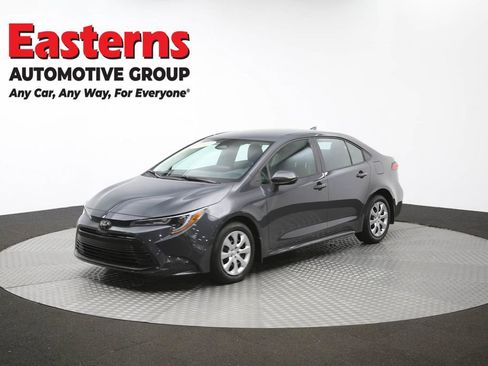 Used 2025 Toyota Corolla LE FWD image 54