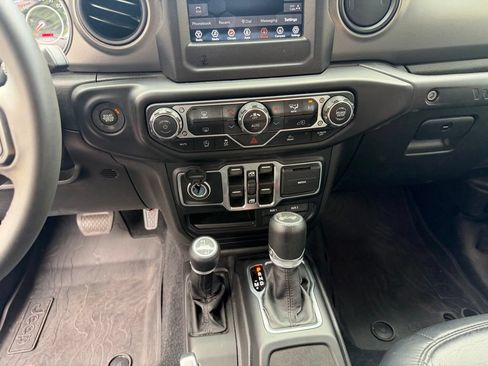 Used 2023 Jeep Wrangler Unlimited Sport AWD/4WD image 24
