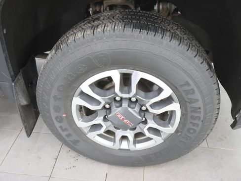 Used 2023 GMC Sierra 3500 SLT w/ Gooseneck/5TH Wheel Package image 3