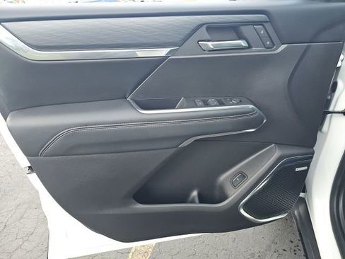 Used 2025 GMC Acadia Elevation w/ Elevation Premium Package image 17