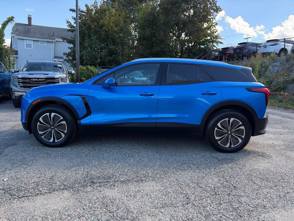 Used 2024 Chevrolet Blazer EV LT AWD/4WD image 2