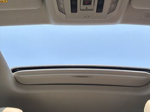 Used 2022 Toyota Highlander XLE AWD/4WD image 12