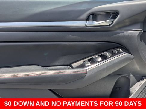 Used 2025 Nissan Altima 2.5 SR FWD image 11