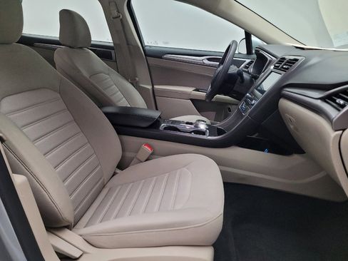 Used 2020 Ford Fusion SE image 21