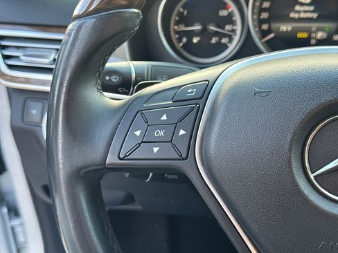 Used 2014 Mercedes-Benz E 350 Sedan image 25