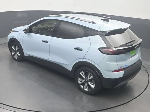 Used 2022 Chevrolet Bolt EUV LT w/ Convenience Package FWD image 23