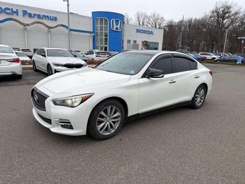 Used 2016 INFINITI Q50 Premium w/ 2.0T Premium Plus Package image 4