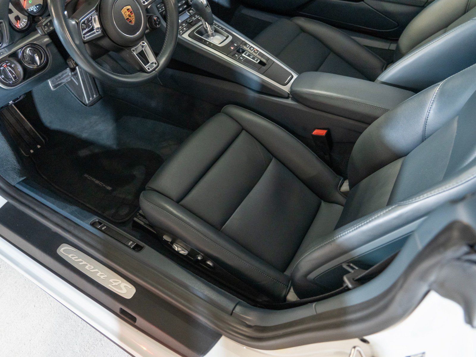 Certified 2017 Porsche 911 Carrera 4S AWD/4WD image 15