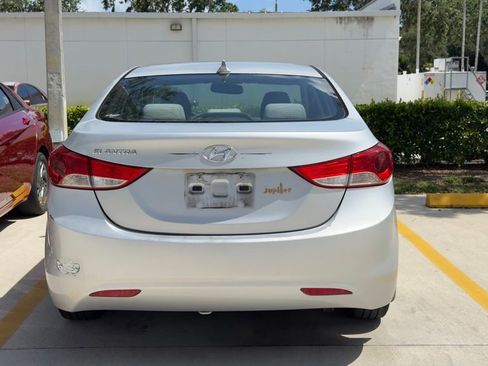 Used 2013 Hyundai Elantra GLS w/ Preferred Pkg FWD image 5