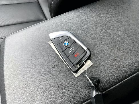 Used 2023 BMW 330i 330i image 18