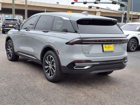 New 2026 Lincoln Nautilus Premier AWD/4WD image 4
