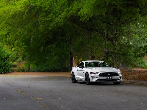 Used 2020 Ford Mustang GT Premium RWD image 34
