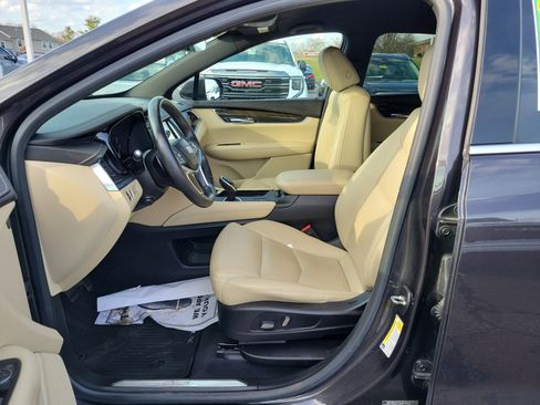 Used 2018 Cadillac XT5 FWD image 17
