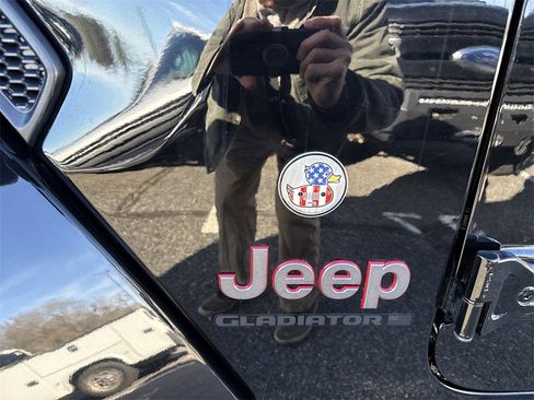 Used 2023 Jeep Gladiator Rubicon w/ LED Lighting Group image 11