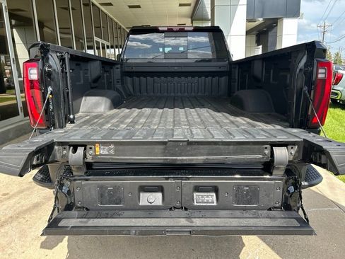 Used 2024 GMC Sierra 3500 Denali w/ Denali Reserve Package AWD/4WD image 14