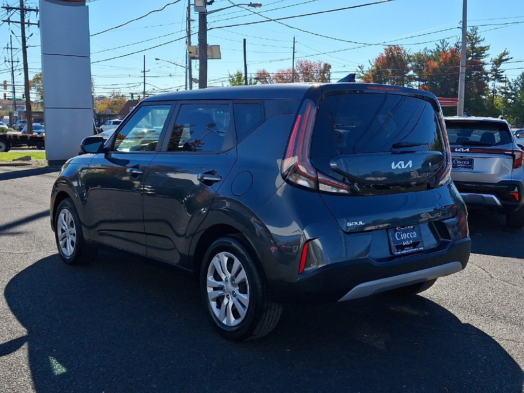 Used 2023 Kia Soul LX FWD image 8