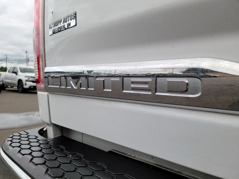 Used 2017 RAM 3500 Laramie Longhorn AWD/4WD image 15