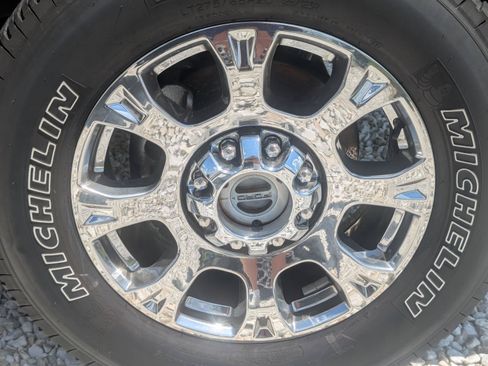 Used 2021 Ford F250 Lariat w/ Chrome Package AWD/4WD image 4