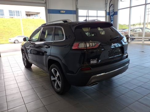 Used 2019 Jeep Cherokee Limited AWD/4WD image 7