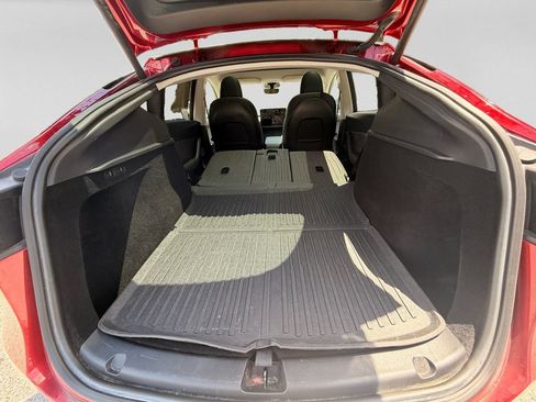 Used 2024 Tesla Model Y Long Range RWD image 31