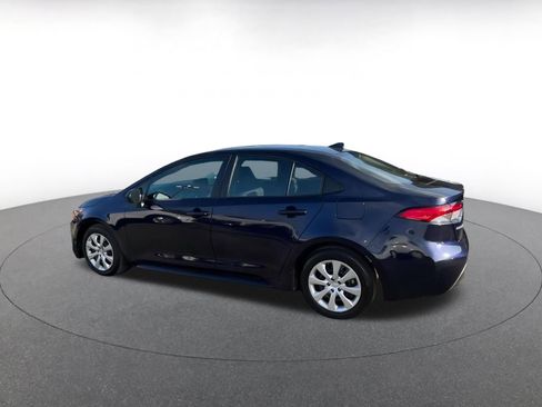Used 2025 Toyota Corolla LE image 10