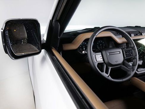 New 2026 Land Rover Defender 110 X-Dynamic SE image 24