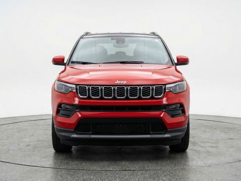 Used 2025 Jeep Compass Limited image 2