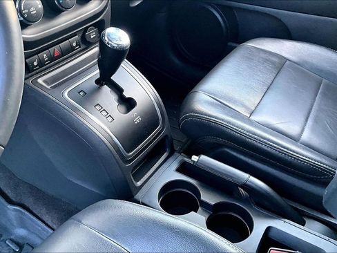 Used 2015 Jeep Patriot Limited w/ Sun/Sound Group AWD/4WD image 16