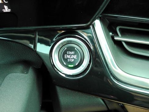 Used 2024 Chevrolet Trax RS image 38