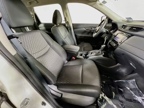 Used 2018 Nissan Rogue S AWD/4WD image 25