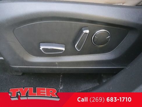 Used 2020 Ford Explorer Limited image 25