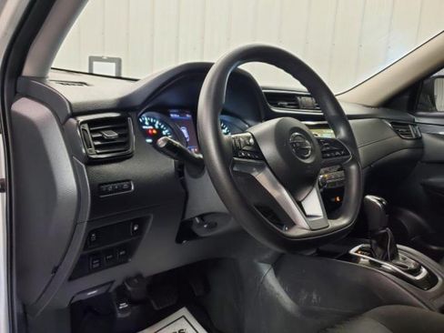 Used 2018 Nissan Rogue S AWD/4WD image 14