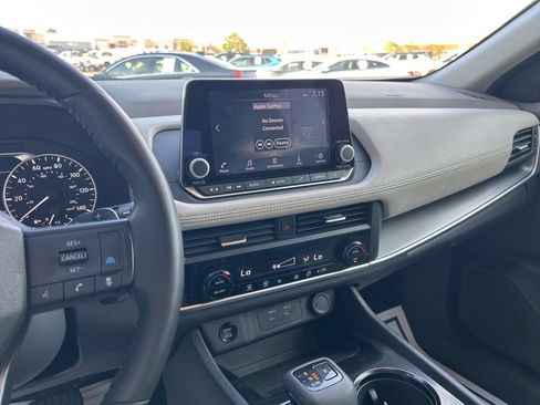 Used 2025 Nissan Rogue SV AWD/4WD image 18