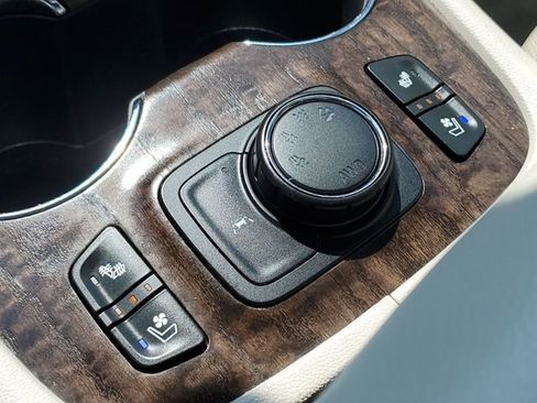 Used 2022 GMC Acadia Denali AWD/4WD image 27