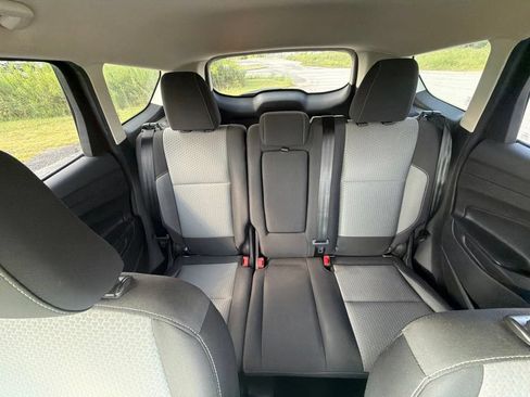 Used 2019 Ford Escape SE FWD image 18