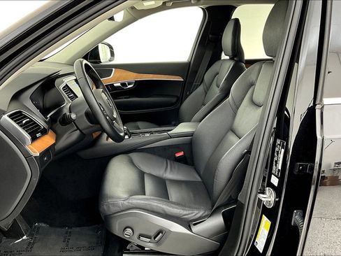 Used 2023 Volvo XC90 B6 Plus image 32