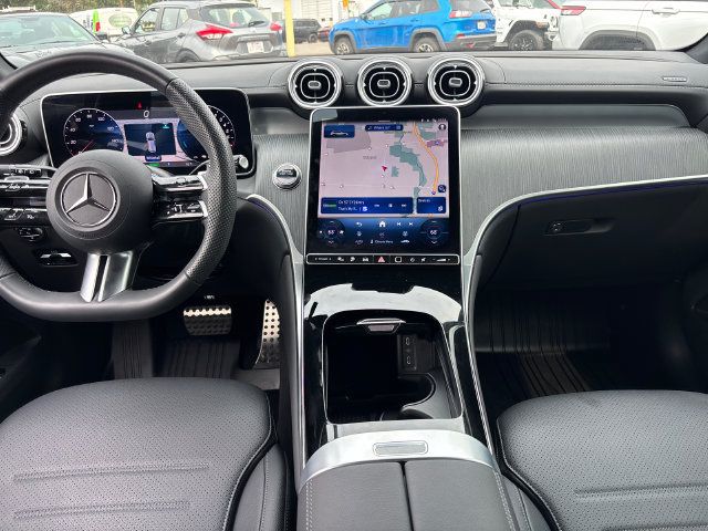 Used 2025 Mercedes-Benz GLC 350e 4MATIC image 10