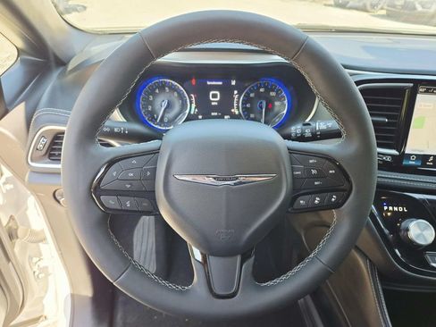 Certified 2024 Chrysler Pacifica Limited w/ S Appearance Package AWD/4WD image 22